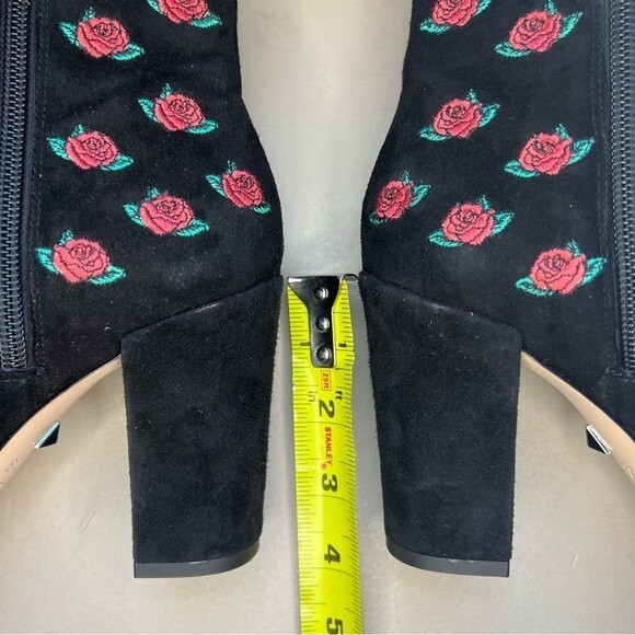 Schutz Black Suede Ankle Boots Booties w/ Embroidered Red Roses & Zip Women’s 6 - Picture 12 of 15
